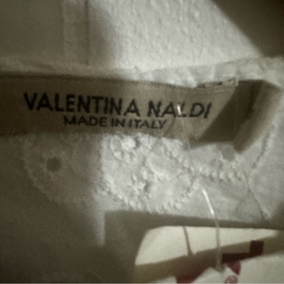 Valentina Naldi White Flutter Sleeve Ruffled Blouse - Picture 3 of 3